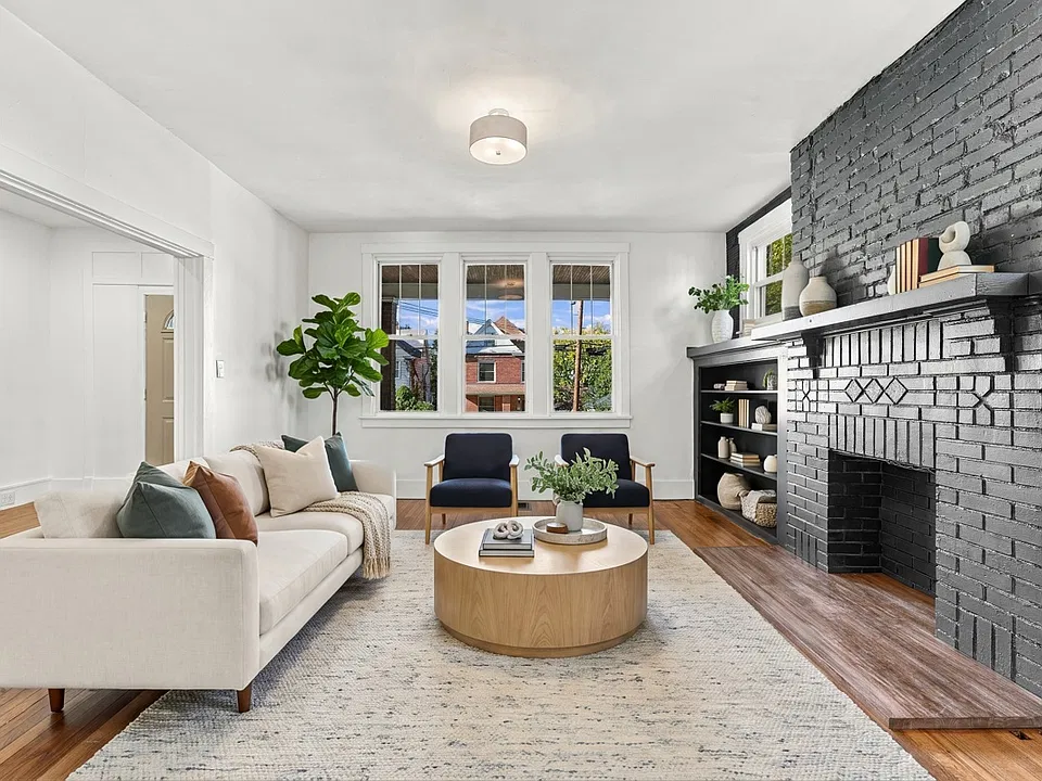 130 E 19th Ave
