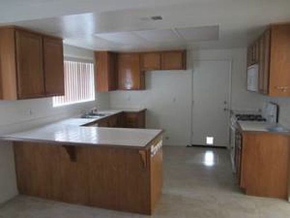 4th image of 4896 Tarragon Dr