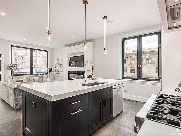 5th image of 867 N Sedgwick St #1