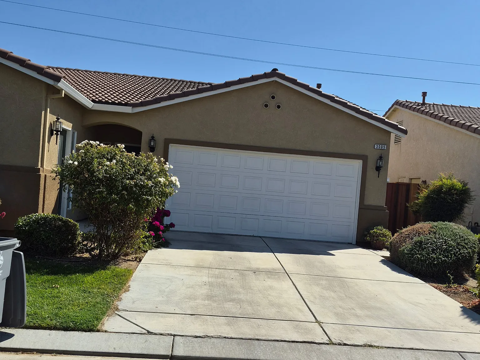 3 bed, 1370 sqft, $2,250 — Photo 1