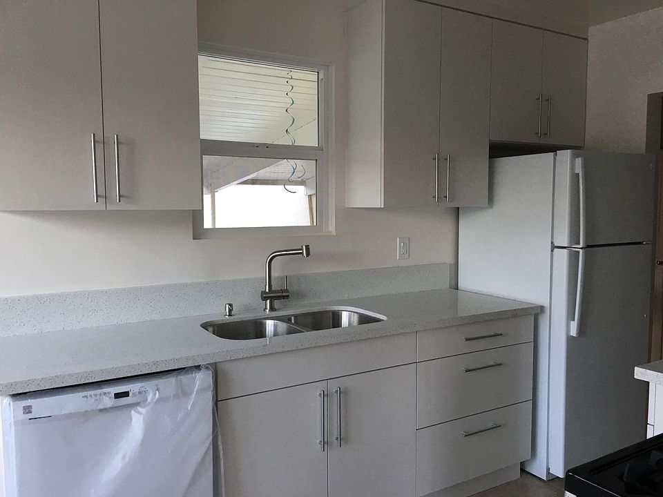 Refrigerator and dishwasher included