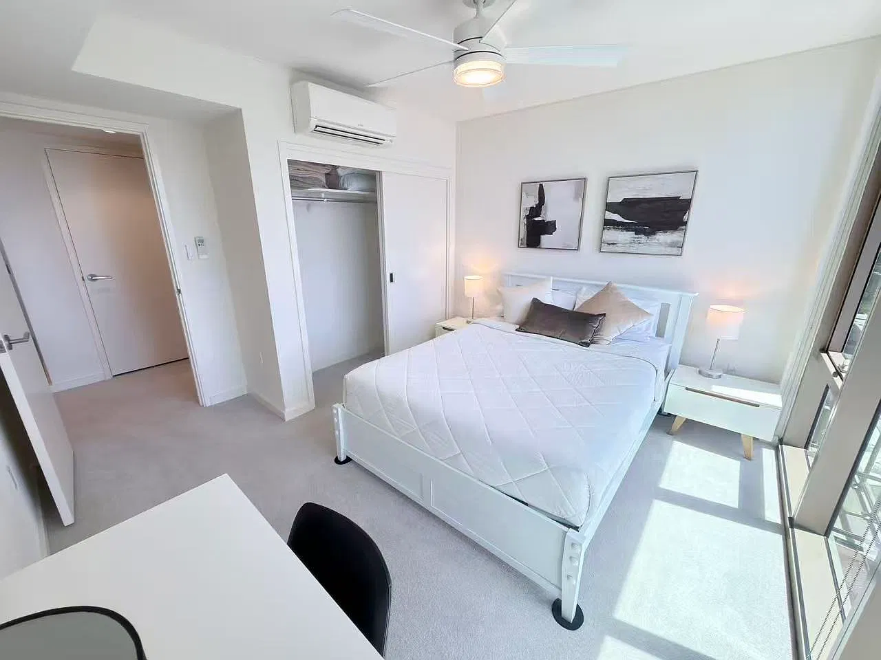 2 bed, 901 sqft, $5,400 — Photo 2