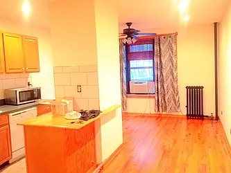 Rented by Rapid Realty Cobble Hill