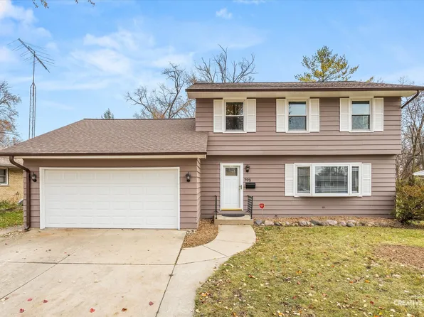 795 N Elmwood Dr, Aurora, IL 60506