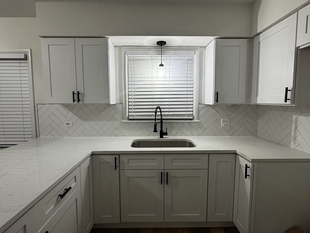 Building Photo - 2602 Euclid Ave #1S