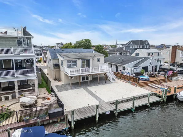 31 Neptune Road, Toms River, NJ 08753