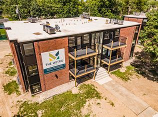 2222 9th St #301, Charleston, IL