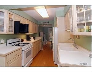 3rd image of 614 Broadview Ave