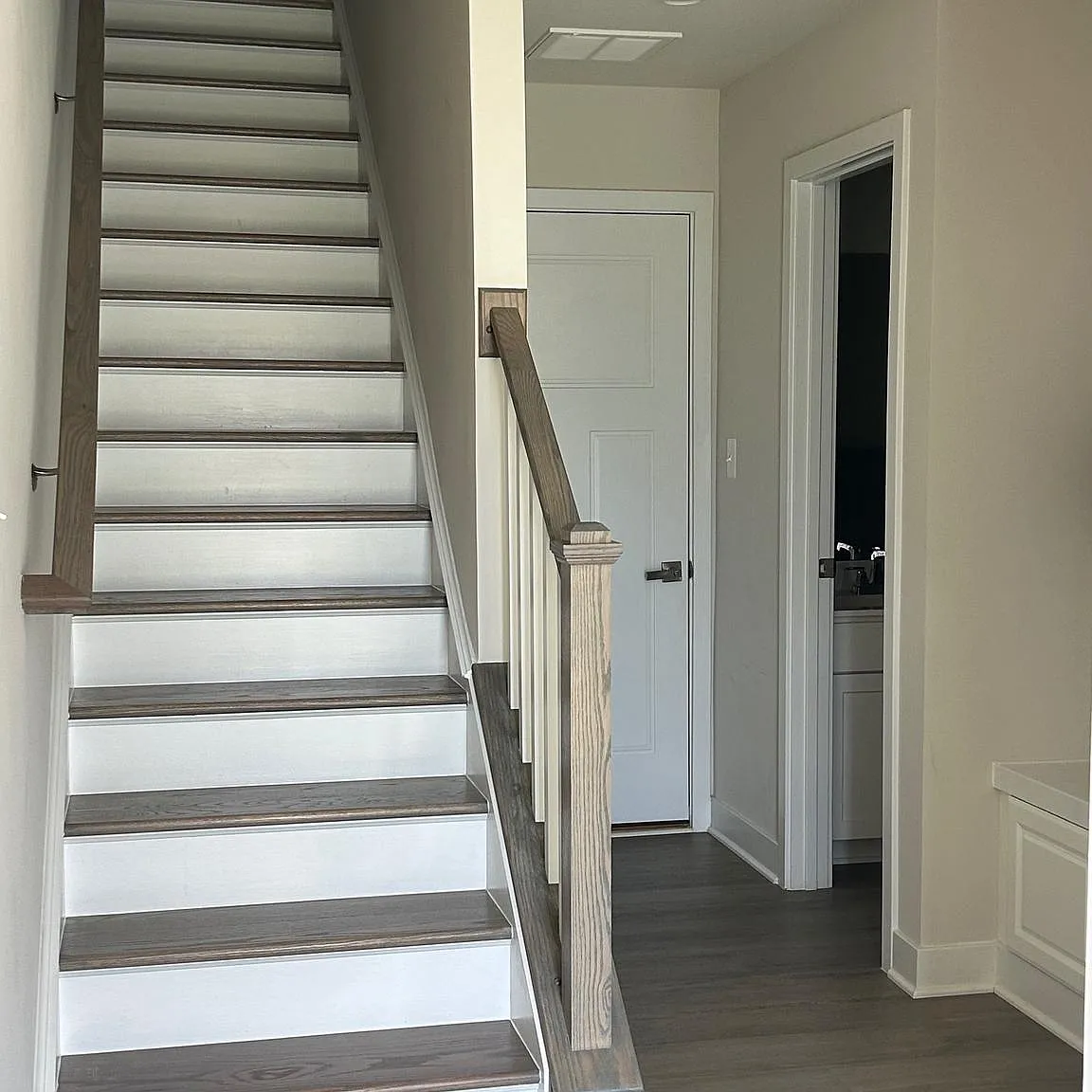 2 bed, 1664 sqft, $950 — Photo 2