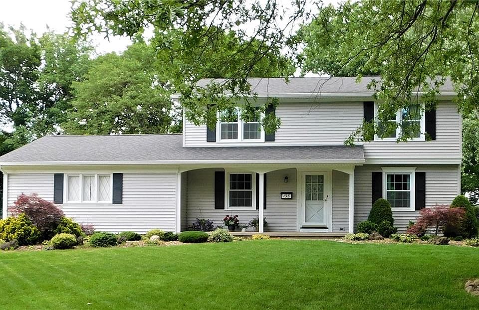 1st image of 135 Wedgewood Dr