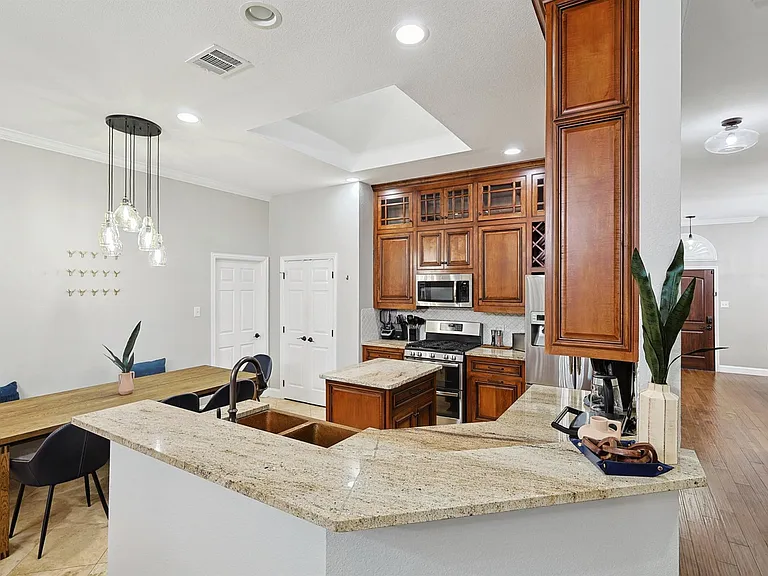 2604 Brandi Ln — Photo 14