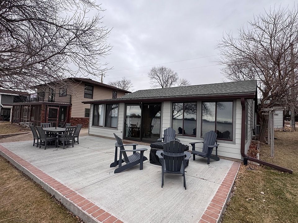 1st image of 41 Shore Dr #8