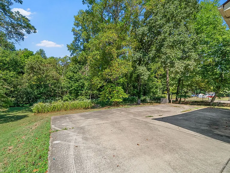 809 Pollard Rd — Photo 26