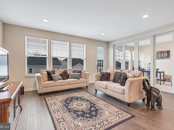 2nd image of 421 Boxelder Dr