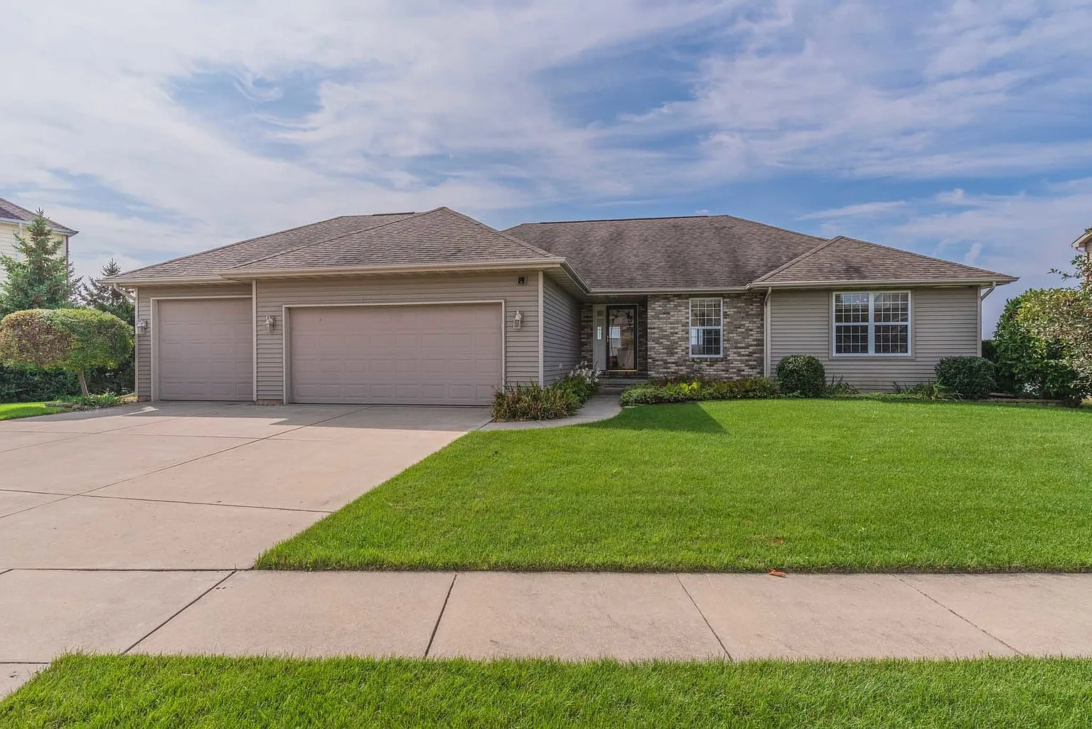 3715 Helen Dr photo 1