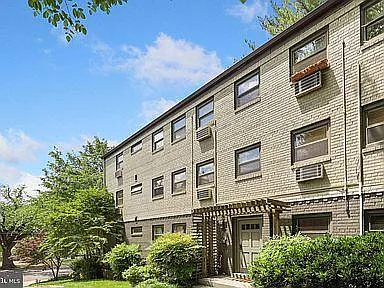 4595 Macarthur Blvd NW #4 — Photo 2