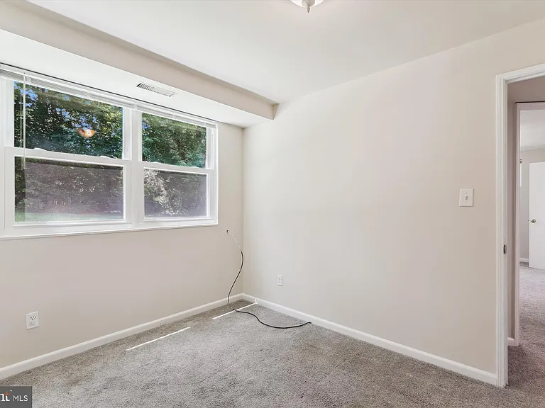 6916 Southridge Dr — Photo 40