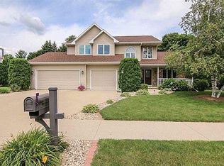 1208 Schefelker Ln, Stoughton, WI 53589