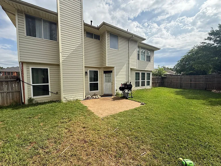 322 Ashley Oak Ln — Photo 14