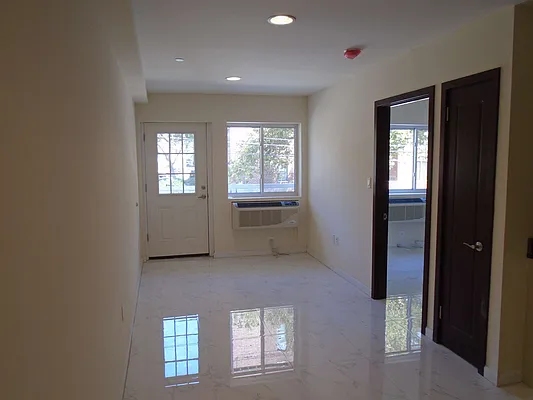 Rented by 18 REALTY | media 13