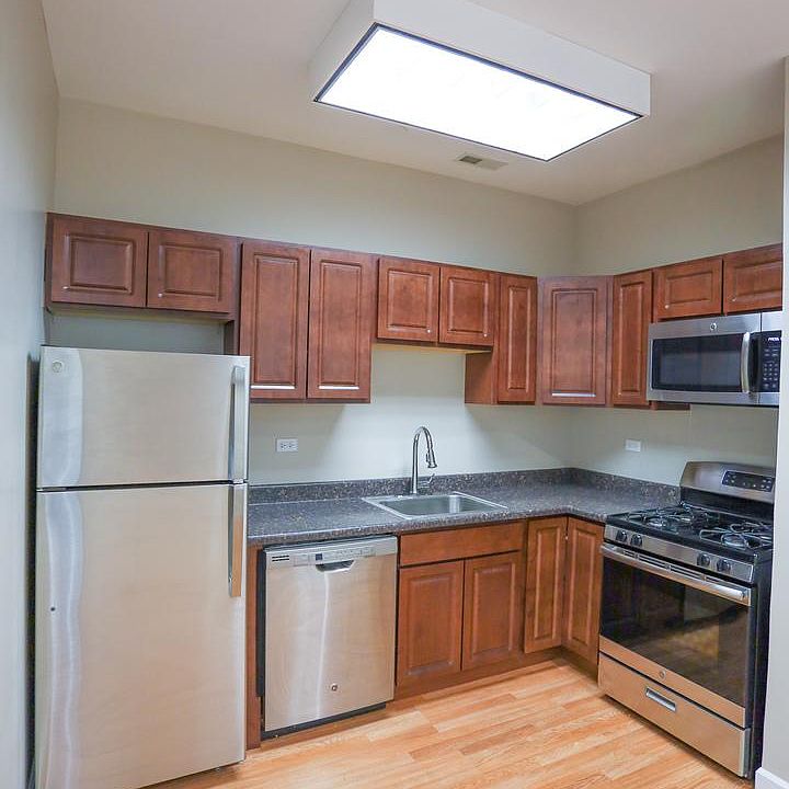 1st image of 1583 N Clybourn Ave #3