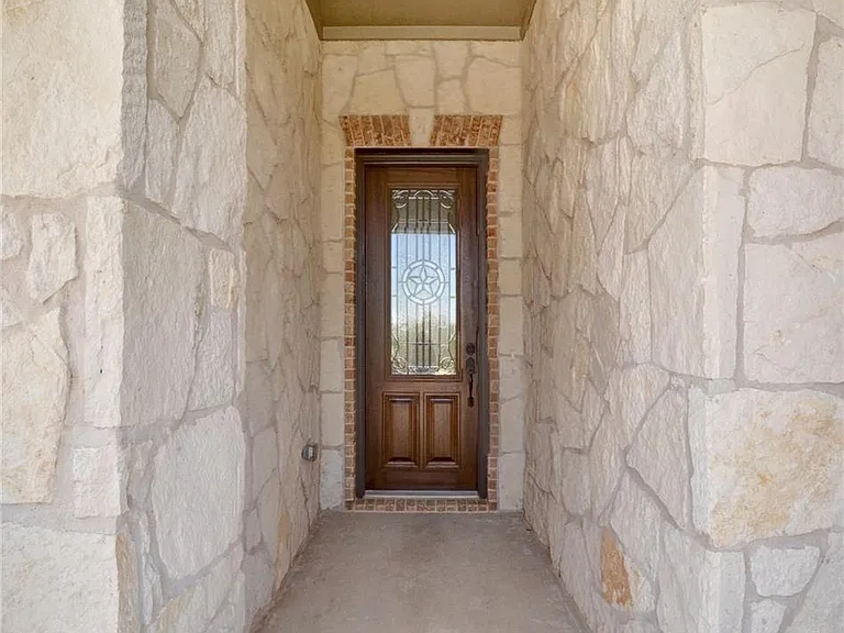 3105 Maurine Dr — Photo 4