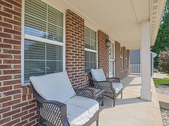 3rd image of 1288 Summerlake Dr