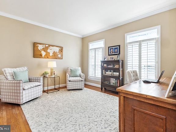 4th image of 10614 Regent Park Ct