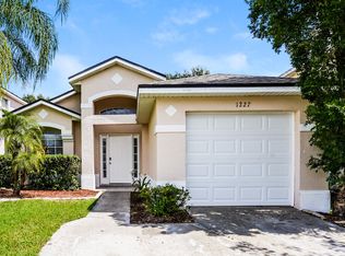 1227 Heather Lake Dr, Orlando, FL 32824
