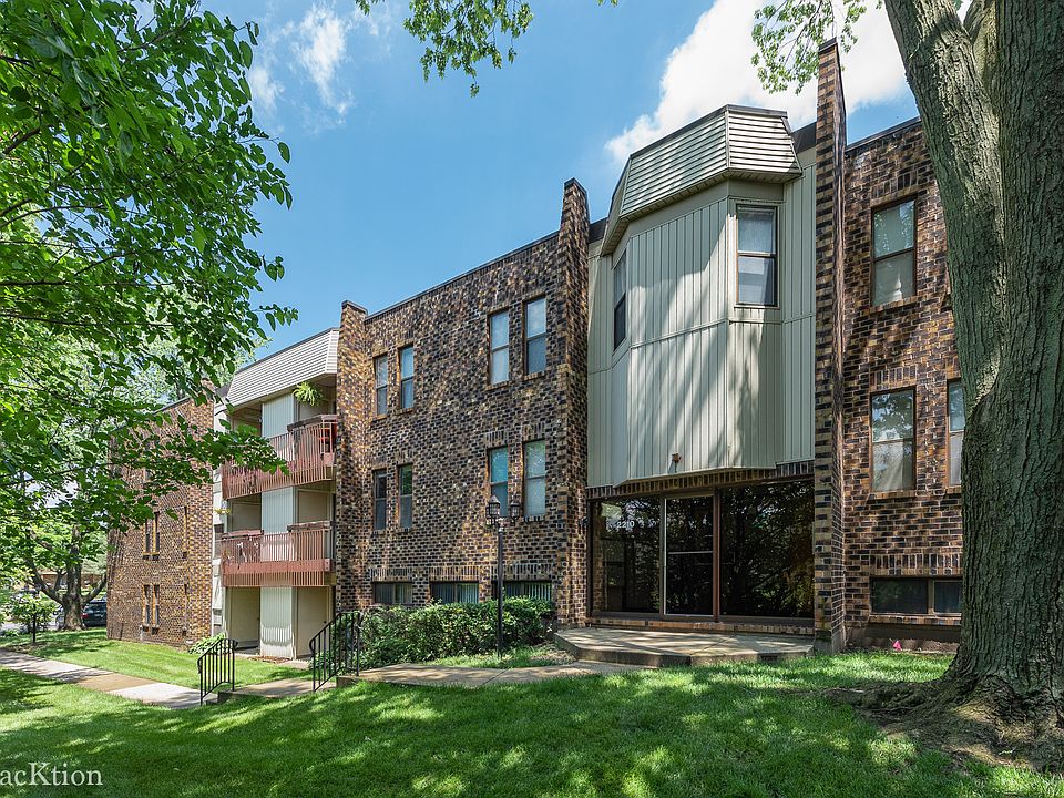 1st image of 2210 Country Club Dr APT 14