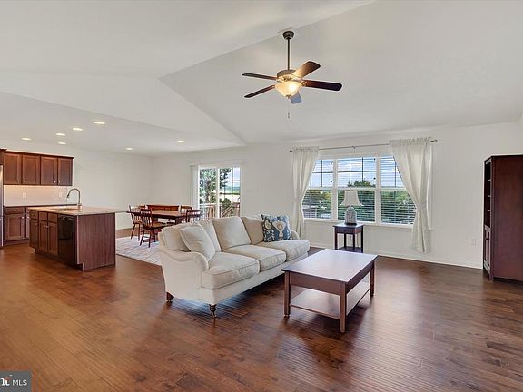 5th image of 613 Rishel Dr