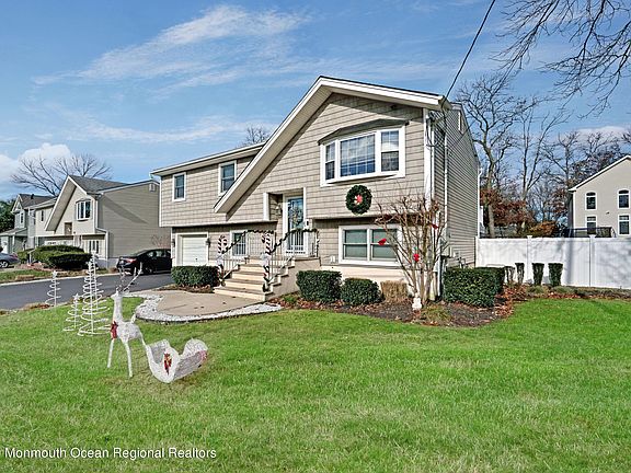 3rd image of 1910 Ravenwood Dr