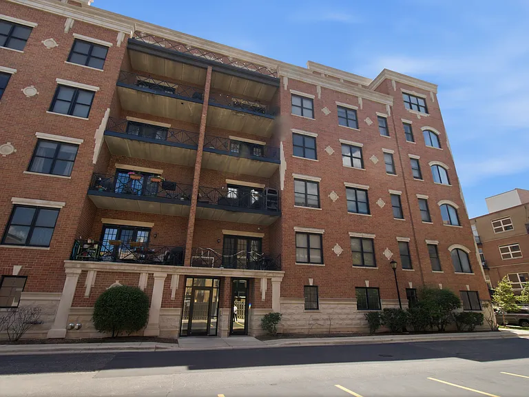 2801 N Oakley Ave #203 — Photo 15