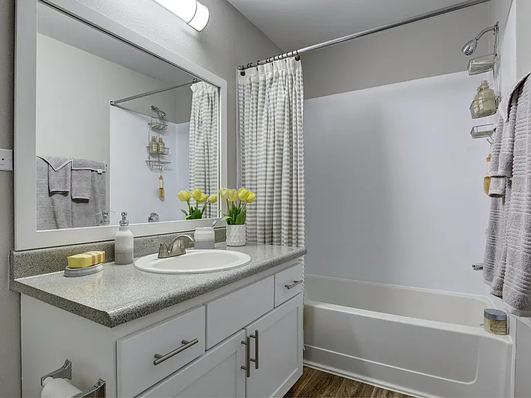 Beaumont Grand Apartment Homes — Photo 28