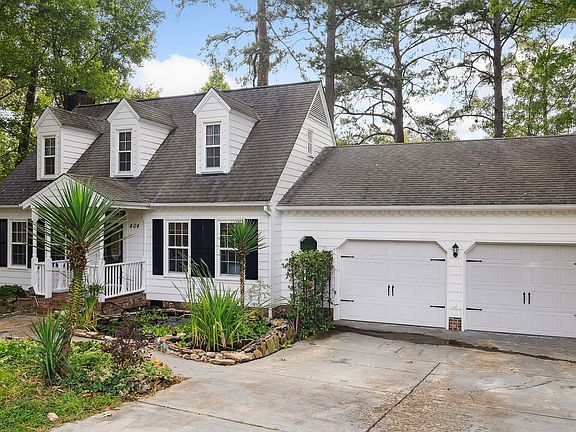 2nd image of 404 Hillside Dr