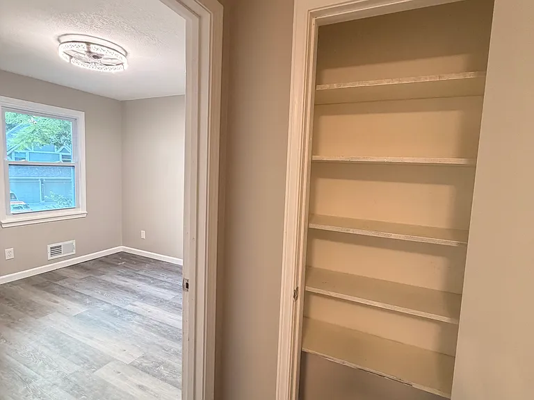 1632 S Kenwood St — Photo 23