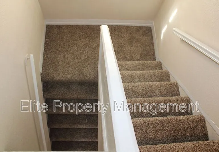 1026 W 13th St — Photo 12