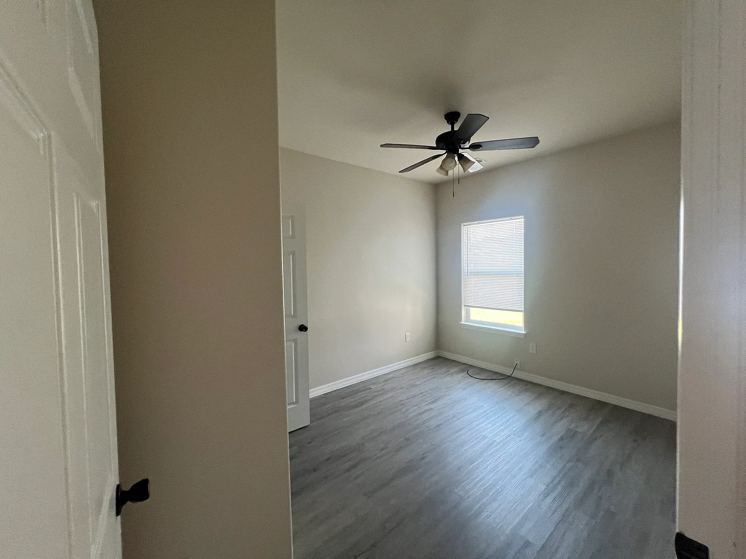 5573 Mars Ave — Photo 4
