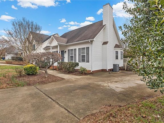 3rd image of 1878 Camden Forest Dr