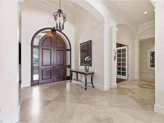 4th image of 313 Neapolitan WAY