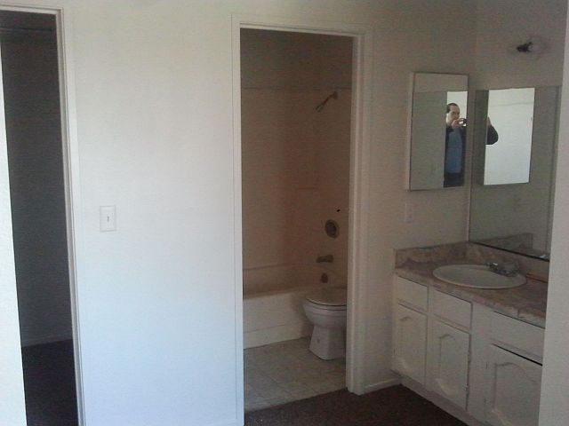2nd image of 845 Held Rd APT D