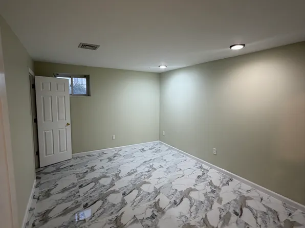 (undisclosed Address), Hicksville, NY 11801