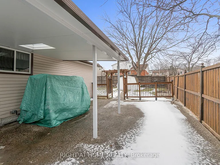 2035 Carleton Ct — Photo 30