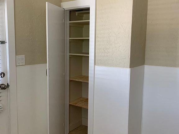2nd image of 456 Poinsettia Ave
