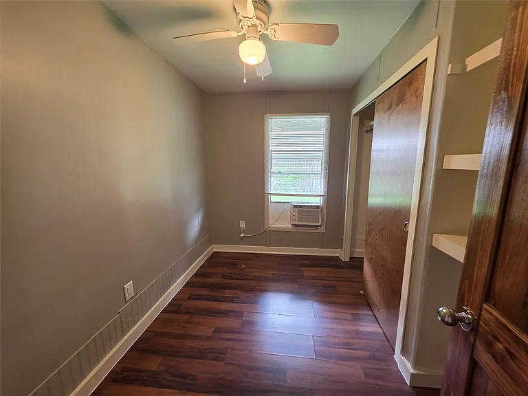 6426 W Bend St — Photo 8