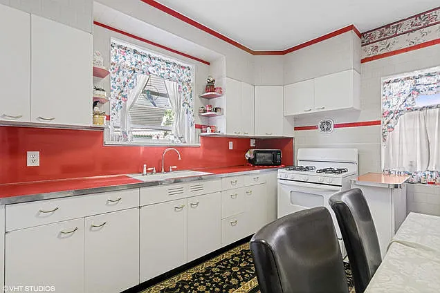 3834 Grand Blvd — Photo 7