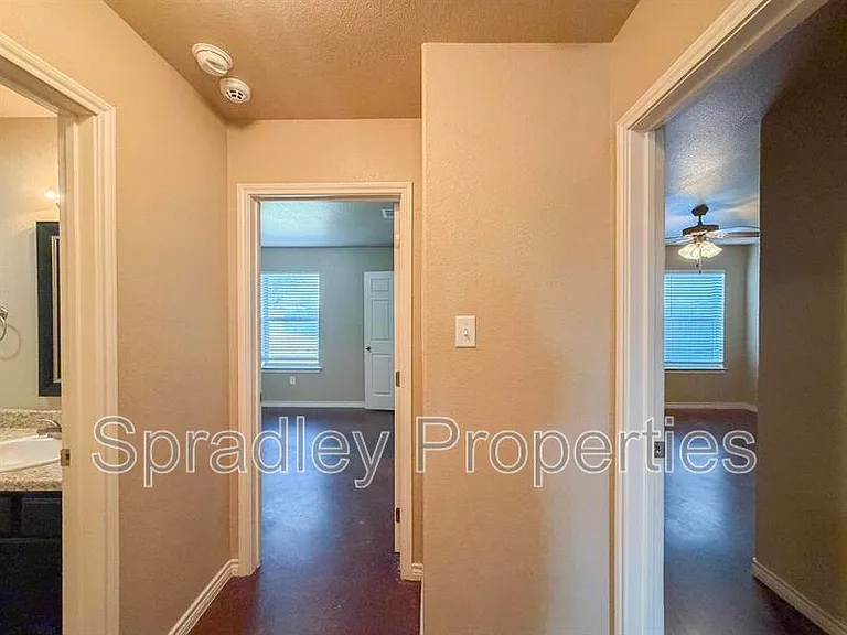 1514 Brady Way — Photo 10