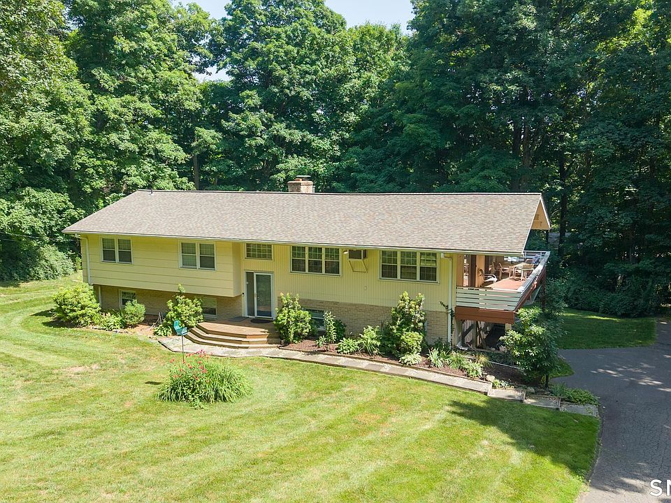 1st image of 3 Birchcrest Drive