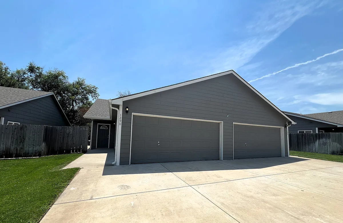 Building Photo - 1290 N Curtis Ct