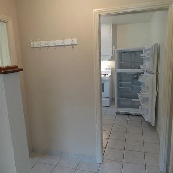 2163 College Ave — Photo 5